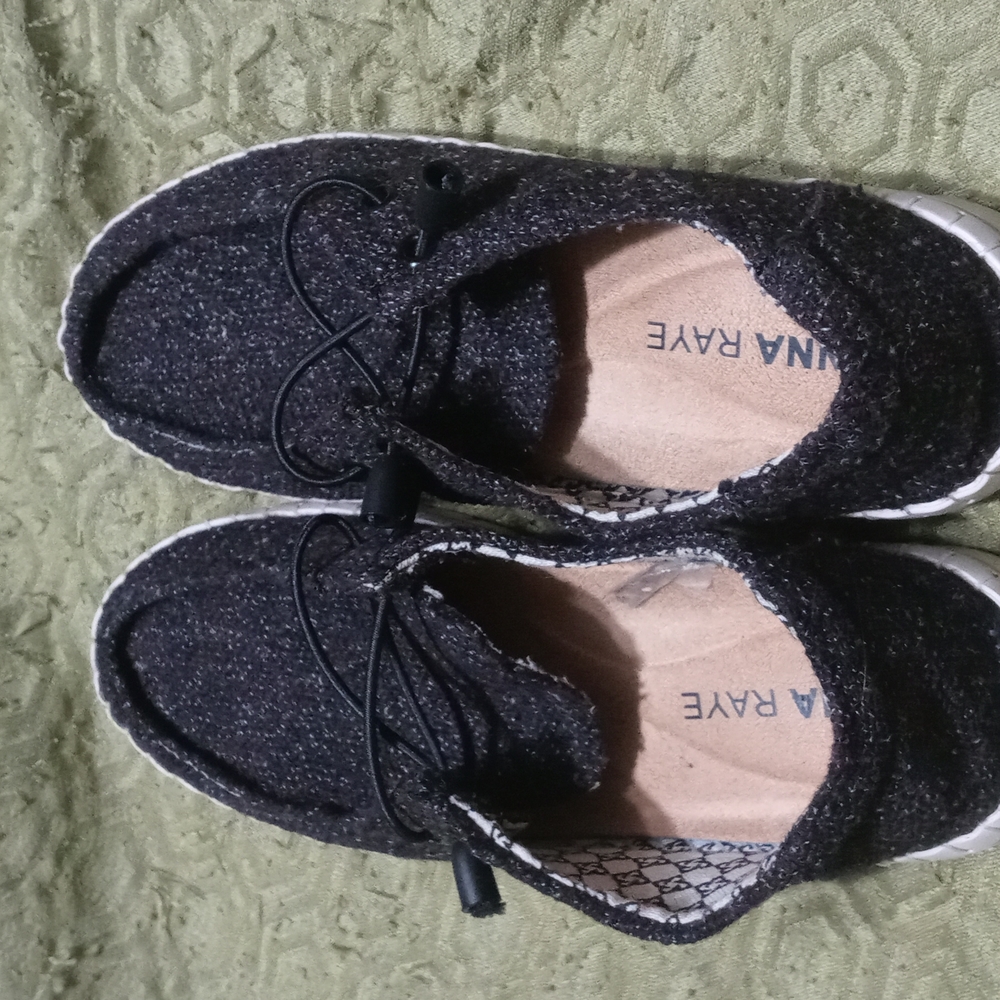Womens shoes size 6